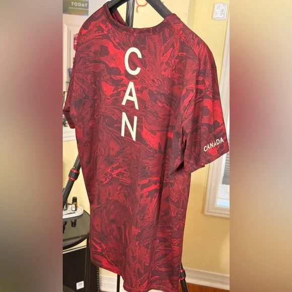 Gorgeous Lululemon Team
Canada Red Camo Olympic 
Shirt !!! - Picture 4 of 6